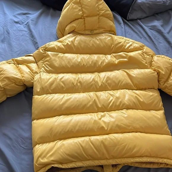 Yellow moncler maya size 3 - Picture 8 of 8